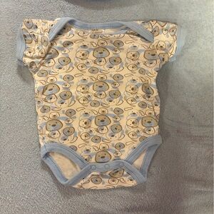 Adorable Bear Print Baby Onesie
